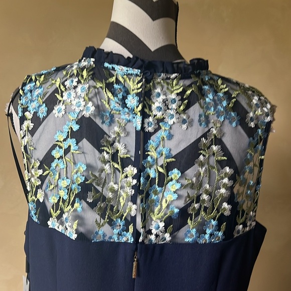 KARL LAGERFELD - Picture 3 of 7